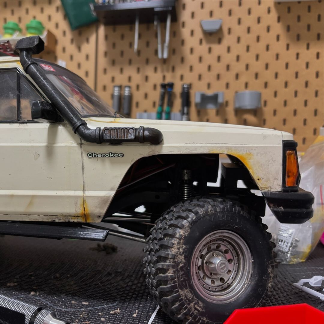 Badass snorkel is fitted #scalemodel #jeepcherokee…